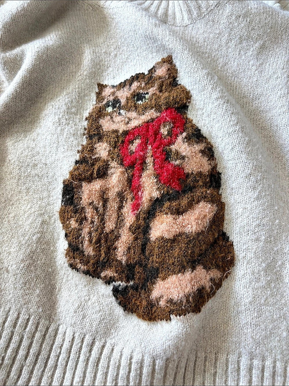 American Eagle AE Snow Stopper Sweater Cat Graphic Crewneck Sweater in Cream - Picture 2 of 4